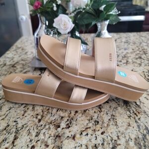 Reef Hali HI 2 Bar Women’s Sandal  Champagne  Metallic Platform Size 10 New